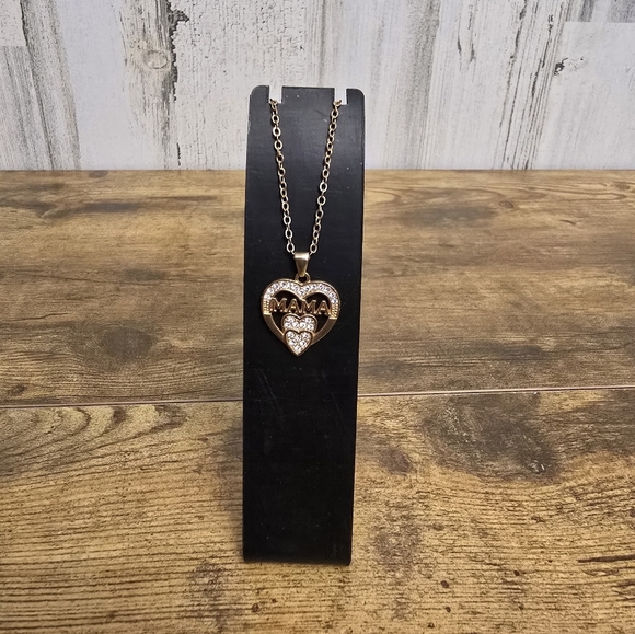 Gold Tone Mama Heart Pendant Necklace - Picture 7 of 7